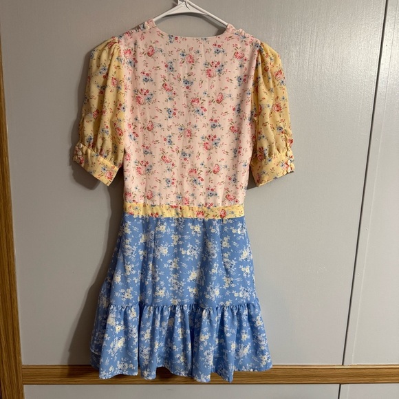 3/$32 Jun & Ivy Floral Dress in Pink, Yellow, and Blue Size XXS - Picture 5 of 12